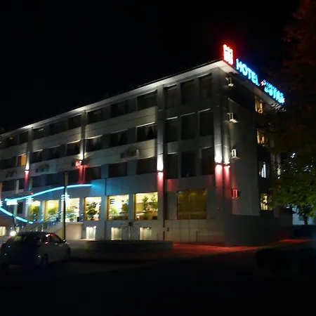 Hotel Ustra 3*