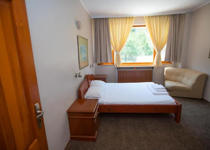 Ustra Hotel 3*